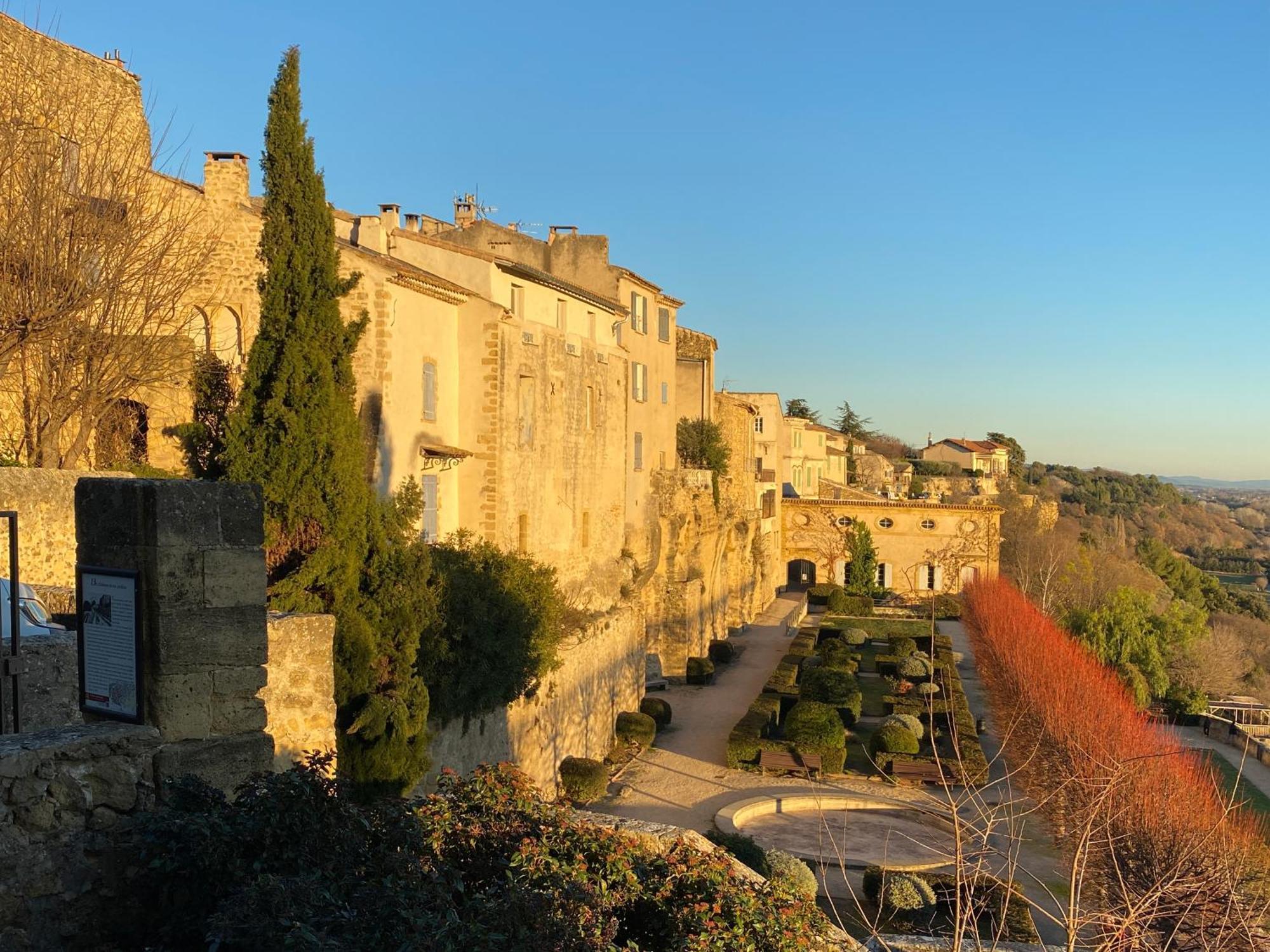 Clementine - Chouette Studio Privé en village charmant en Luberon Lauris Extérieur photo